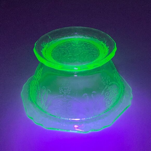 Belmont Tumbler Co. Bowknot Green Uranium Depression Glass Low Footed Bowl - Picture 8 of 8
